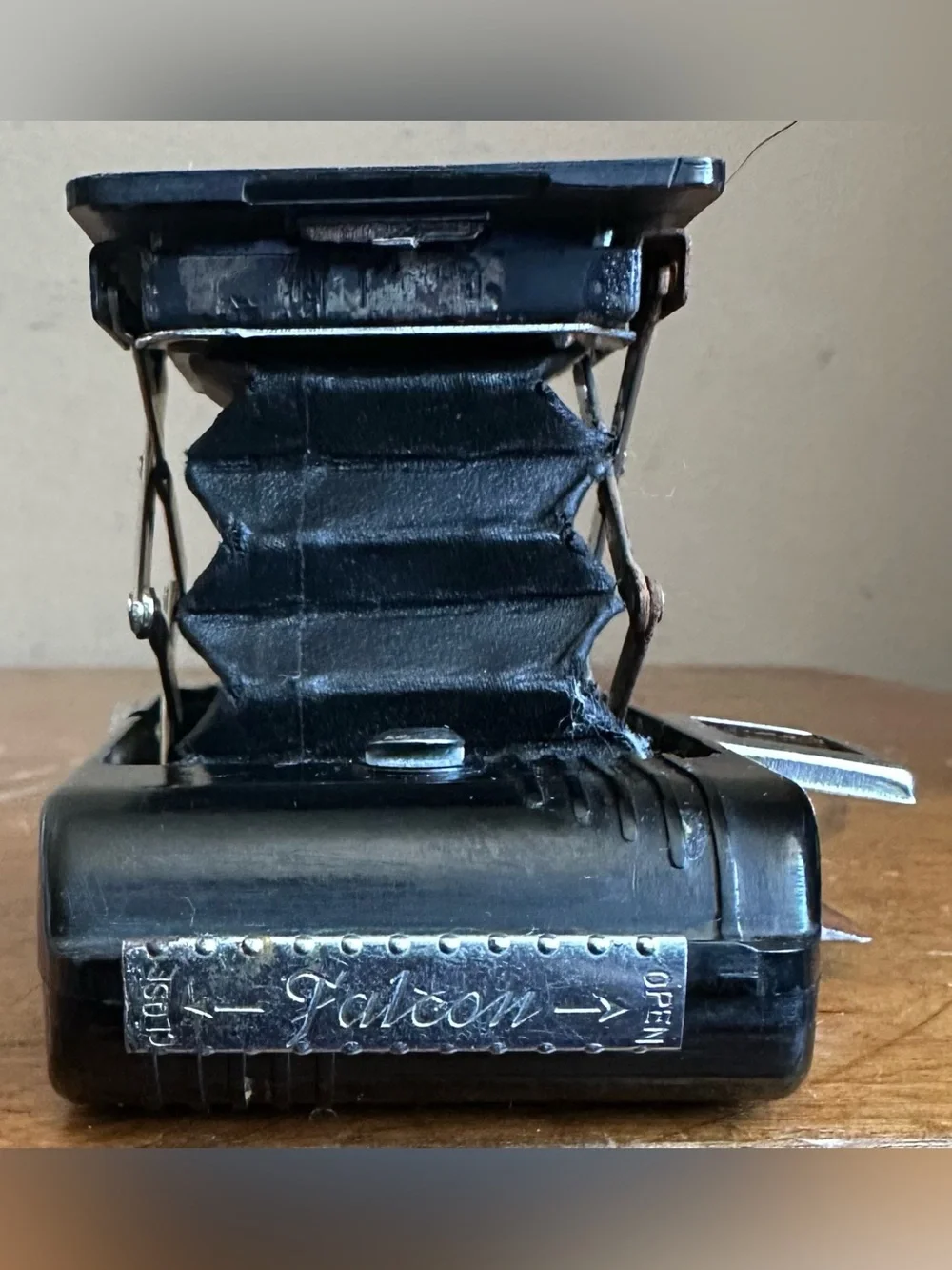 Vintage Falcon Junior Model Bakelite Shutter Folding Compact Camera USA